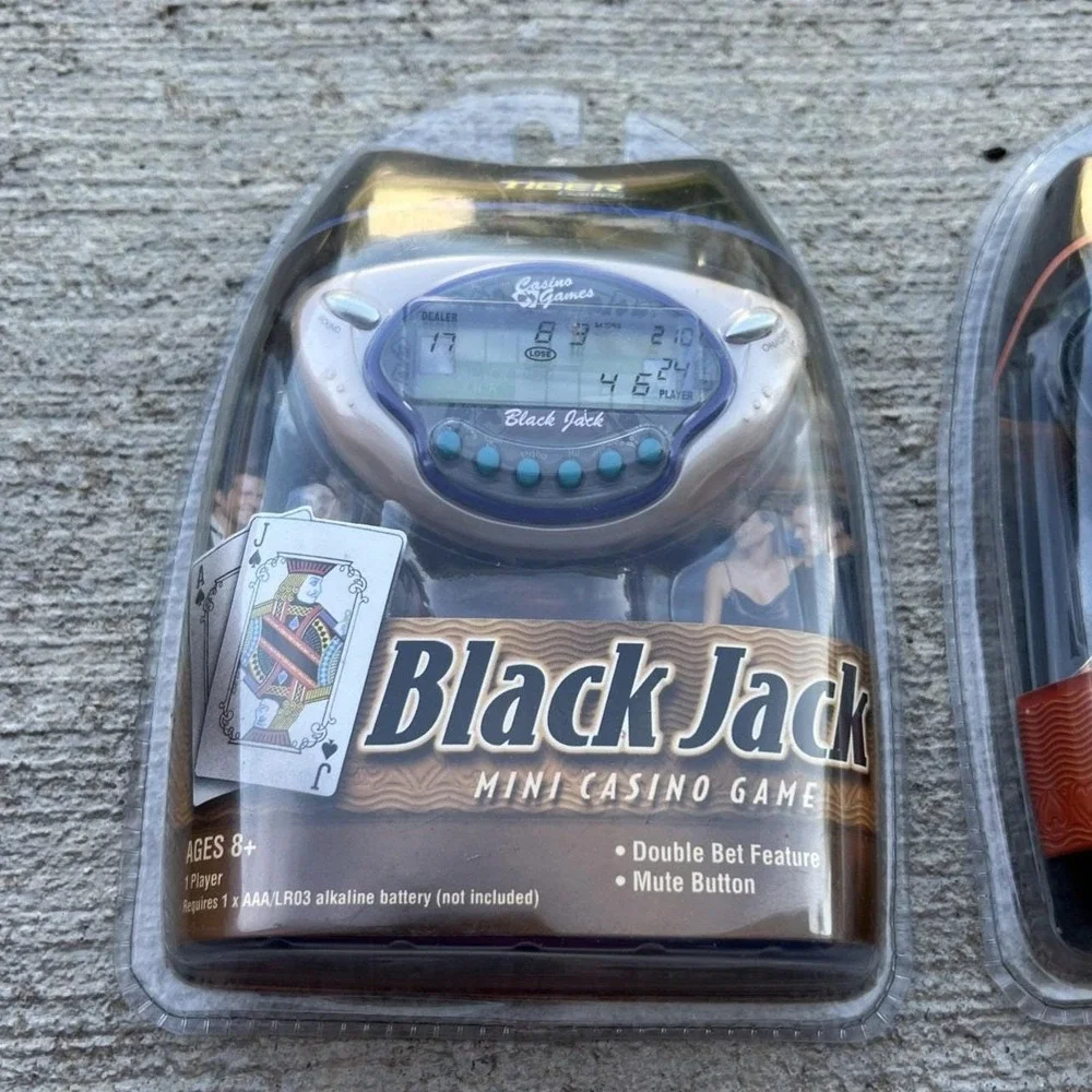 Tiger Hasbro Mini Casino Handheld Electronic Game Poker Slots Black Jack NIP Vtg